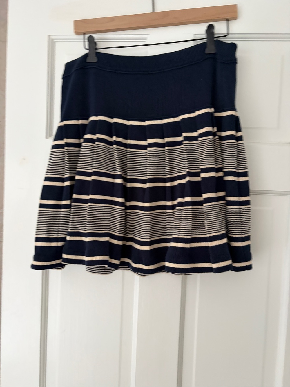 Striped Navy and Cream Knit Skirt tory burch mini skirt m